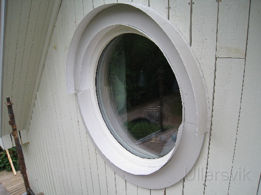 IMG_0545.JPG - Liten närbild med foder och plåtar