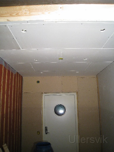 IMG_1193.JPG - Klart! Nu skall det bara på gips på väggen kring dörren