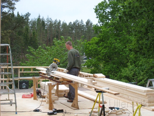 IMG_0413.JPG - Mycket virke går det åt(45*220)
