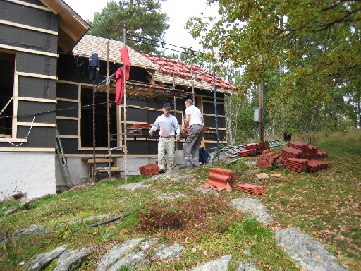 IMG_1124.JPG - Pappa Landgren samt Rikard Lans hjälper till